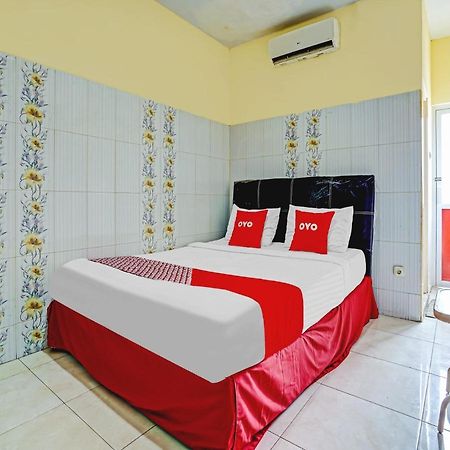 Oyo 90238 Hotel Nusantara Cirebon Εξωτερικό φωτογραφία