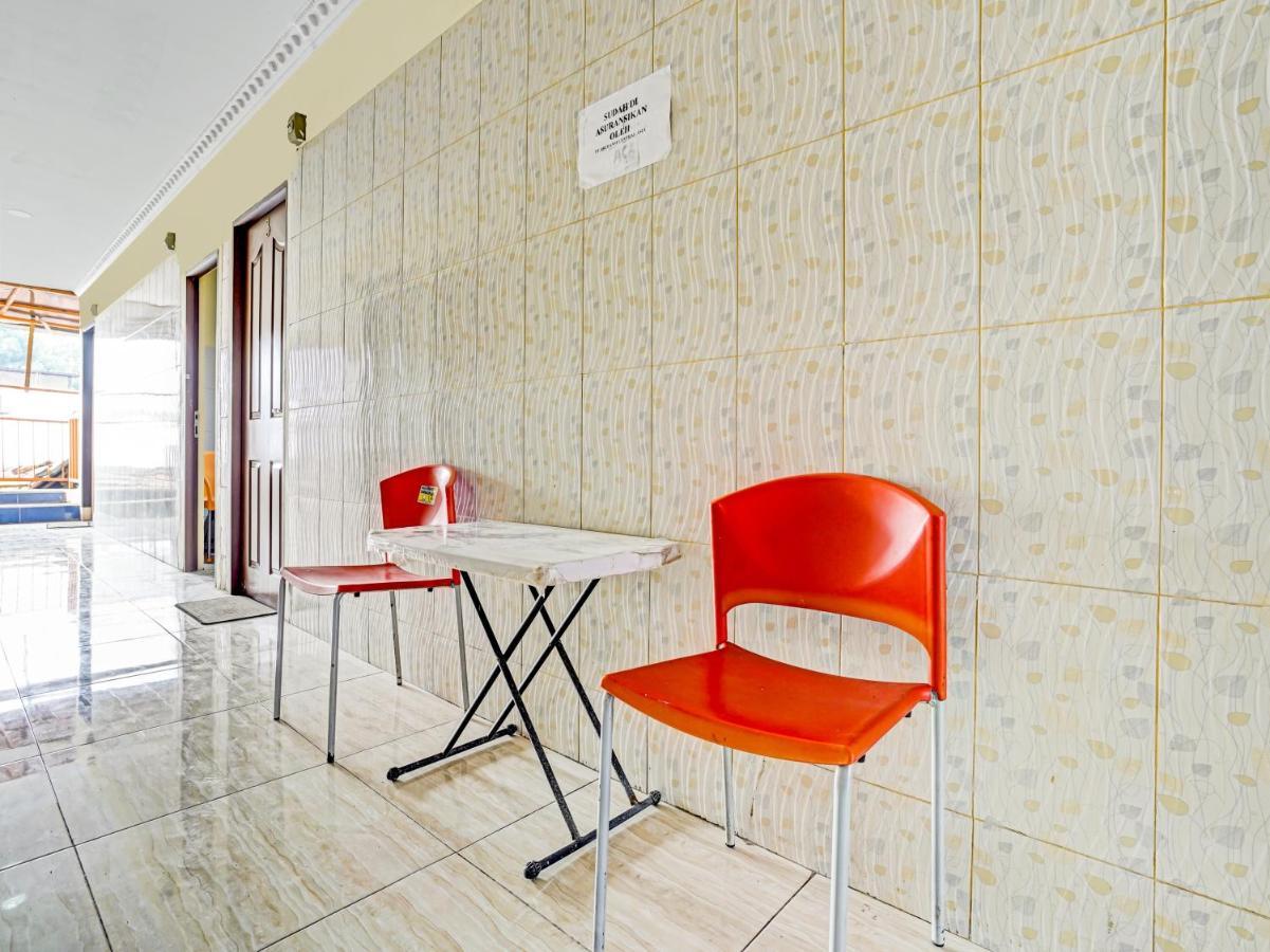 Oyo 90238 Hotel Nusantara Cirebon Εξωτερικό φωτογραφία
