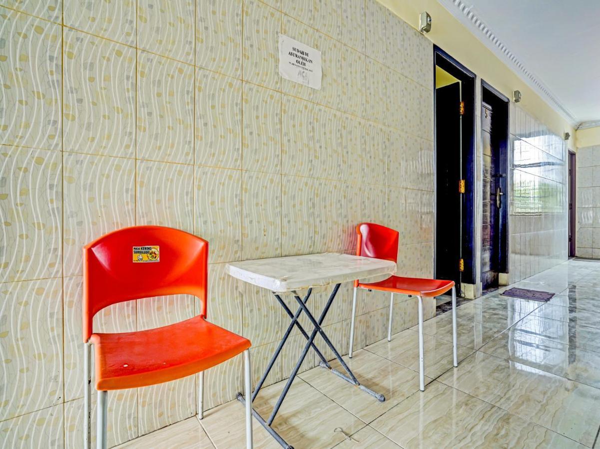 Oyo 90238 Hotel Nusantara Cirebon Εξωτερικό φωτογραφία